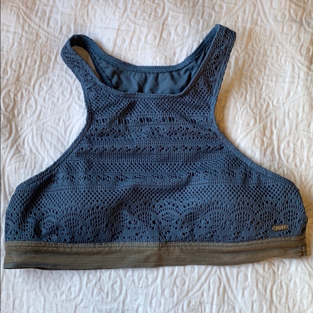 ROXY BIKINI TOP. Size: Large.